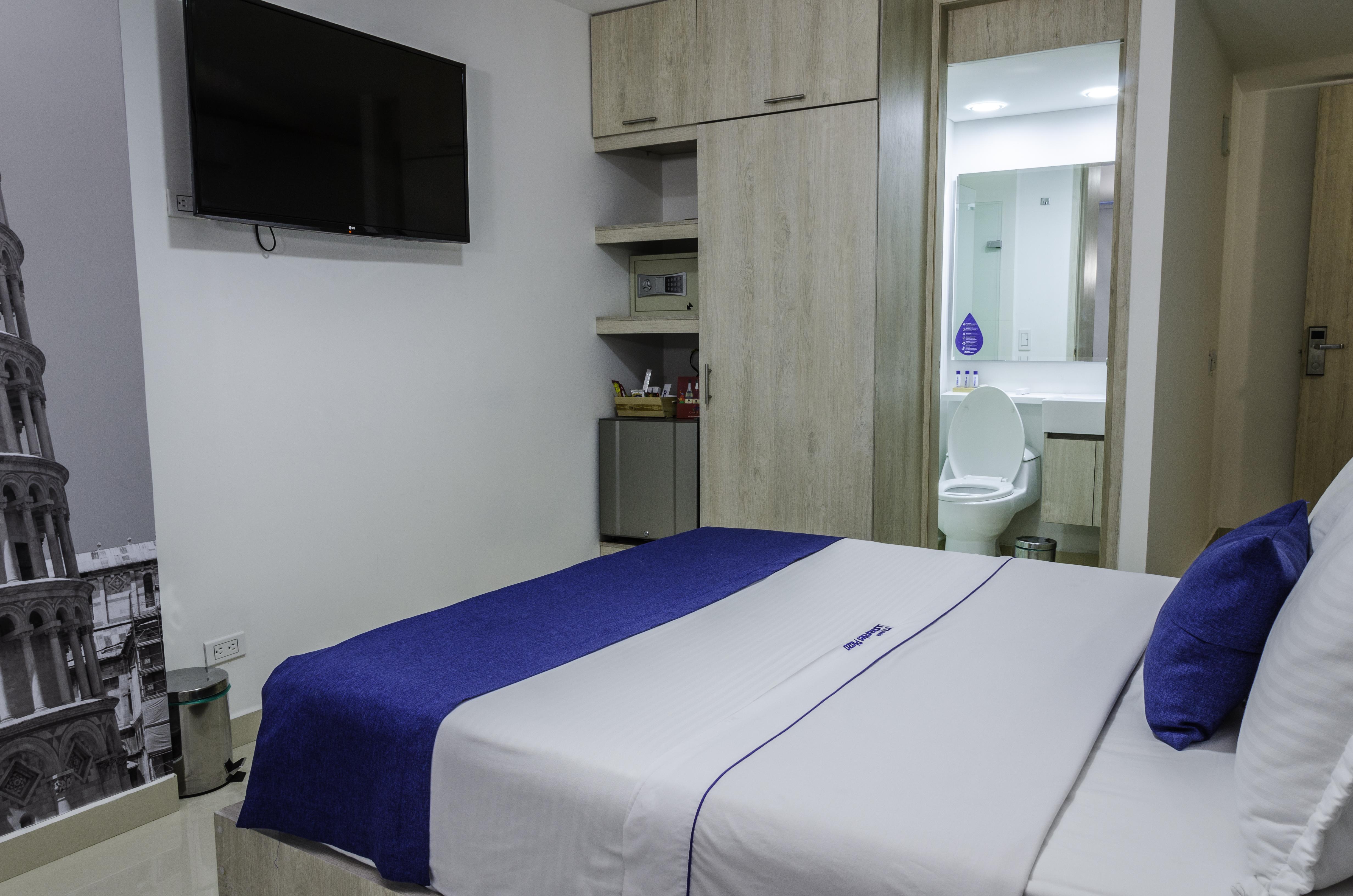 Hotel Laureles Plaza メデジン エクステリア 写真