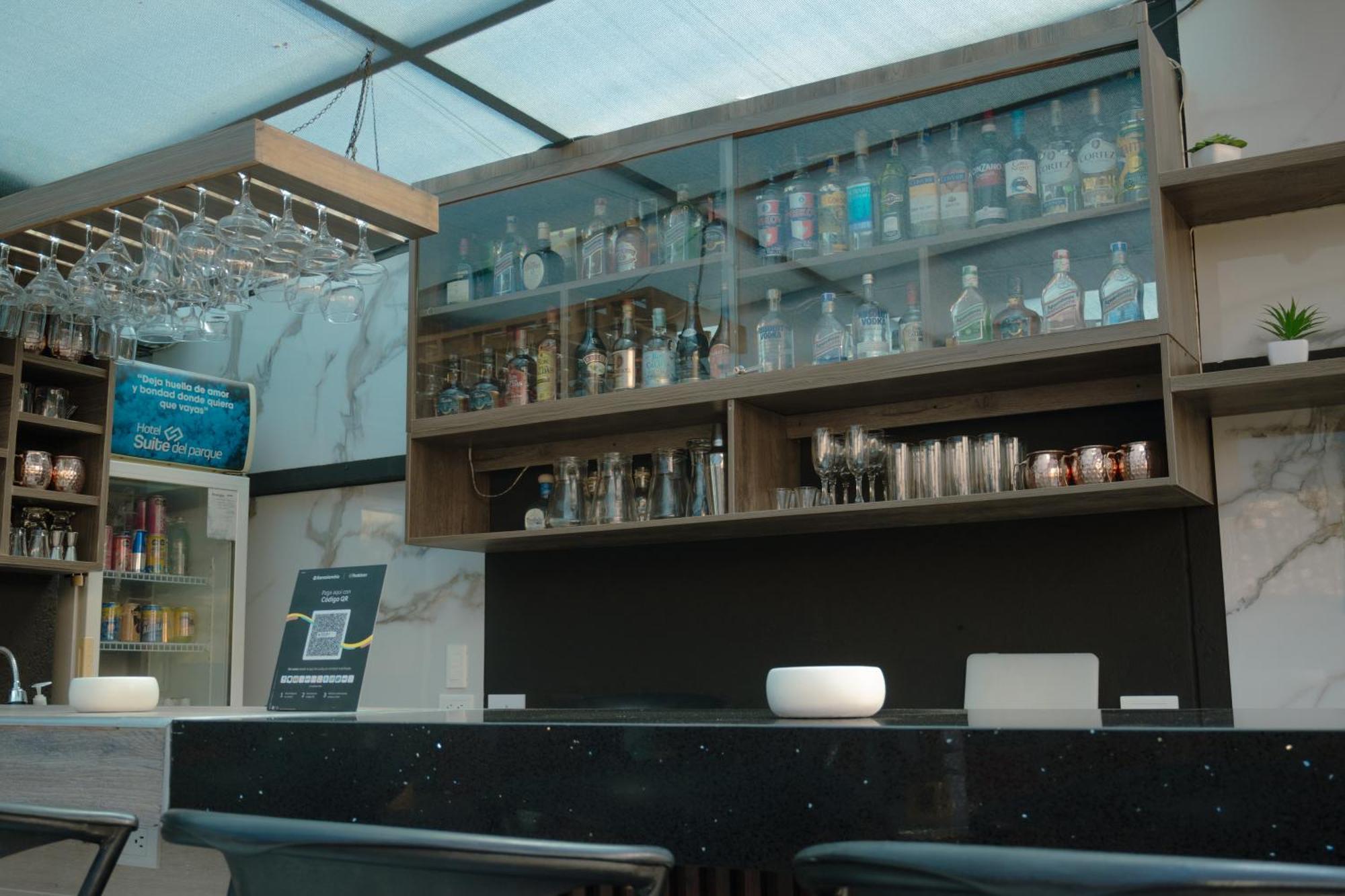 Hotel Laureles Plaza メデジン エクステリア 写真