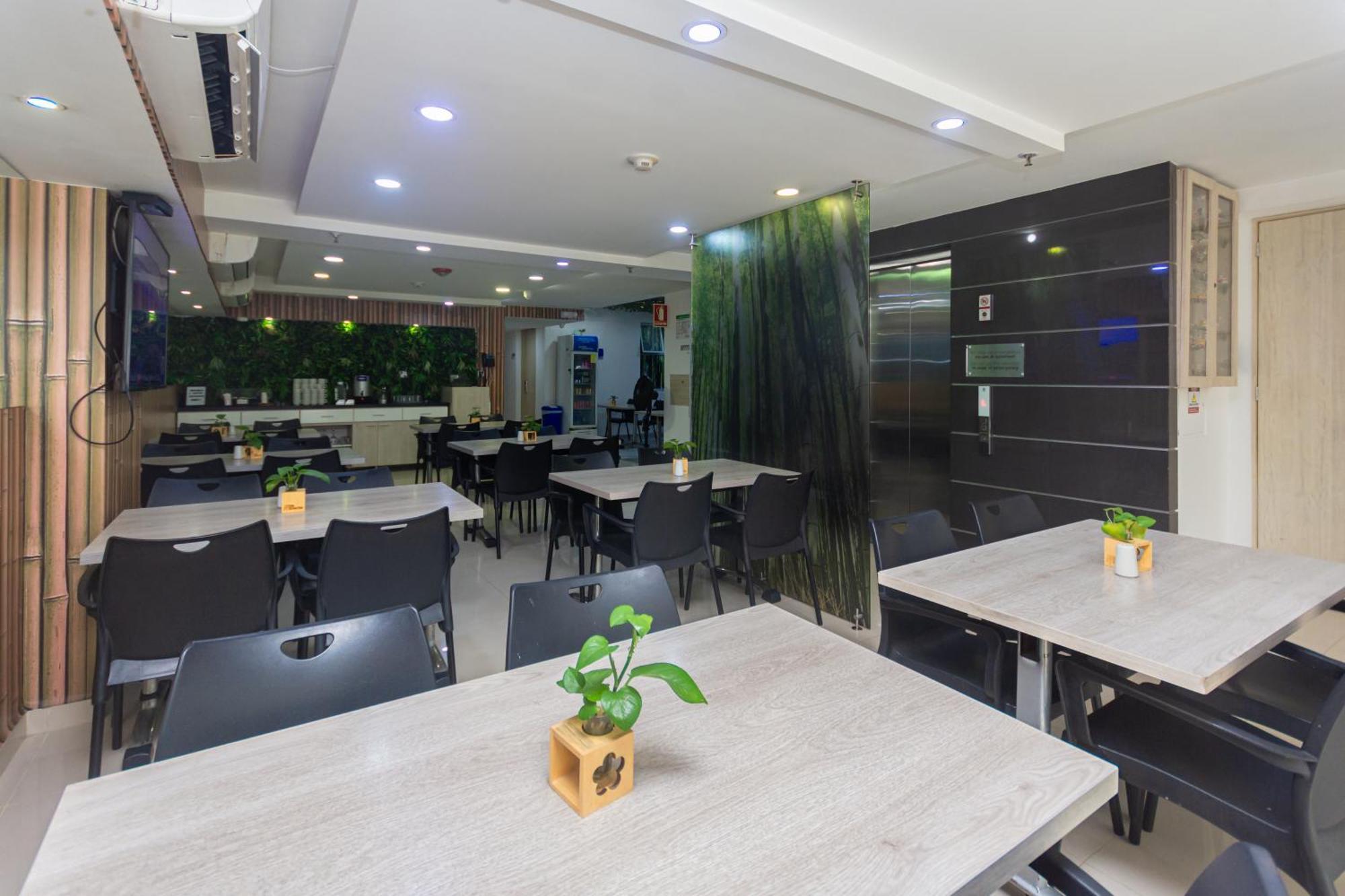 Hotel Laureles Plaza メデジン エクステリア 写真