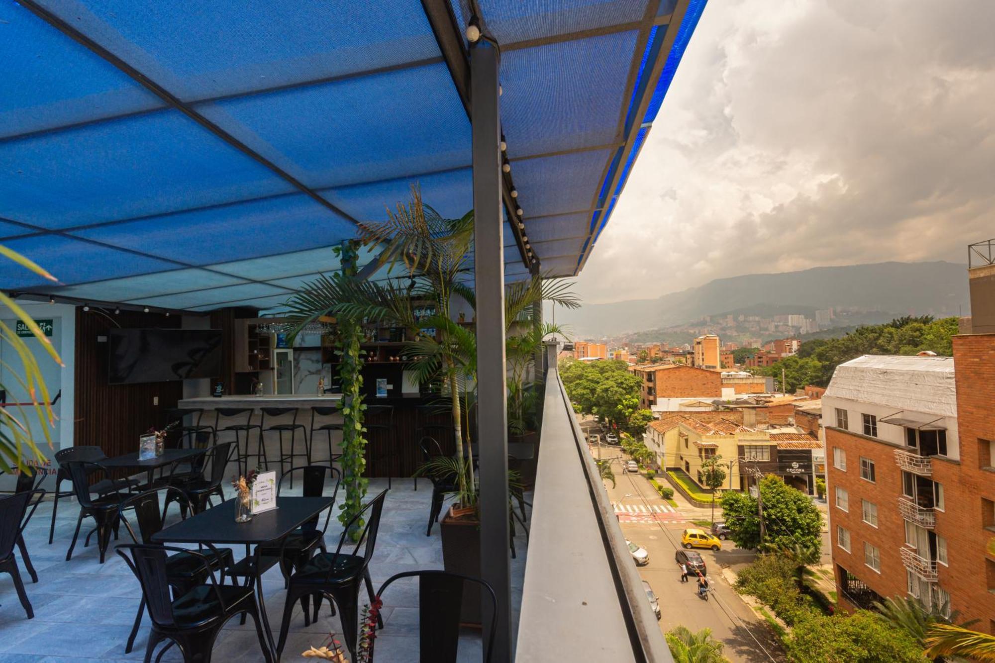 Hotel Laureles Plaza メデジン エクステリア 写真