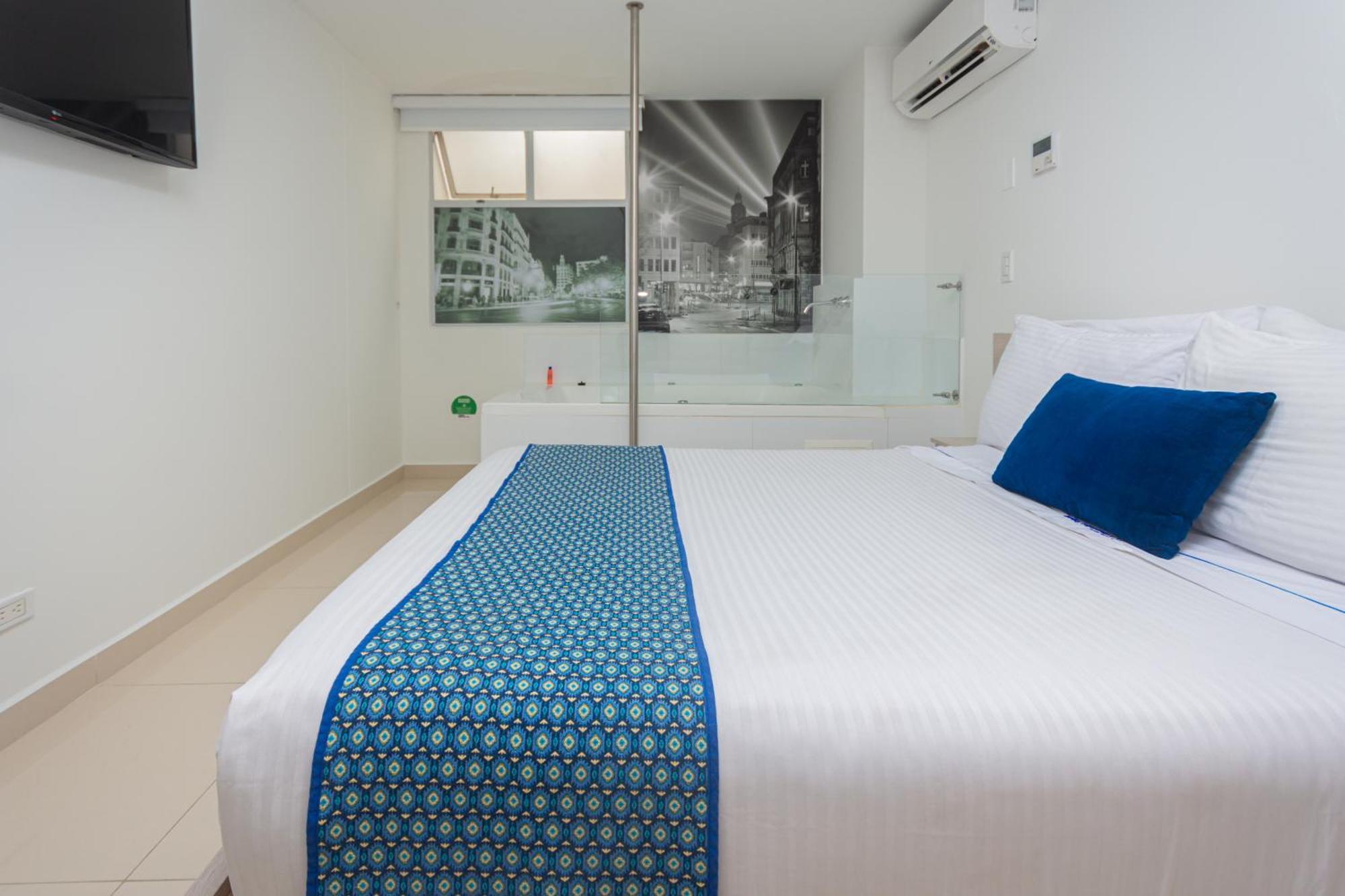 Hotel Laureles Plaza メデジン エクステリア 写真