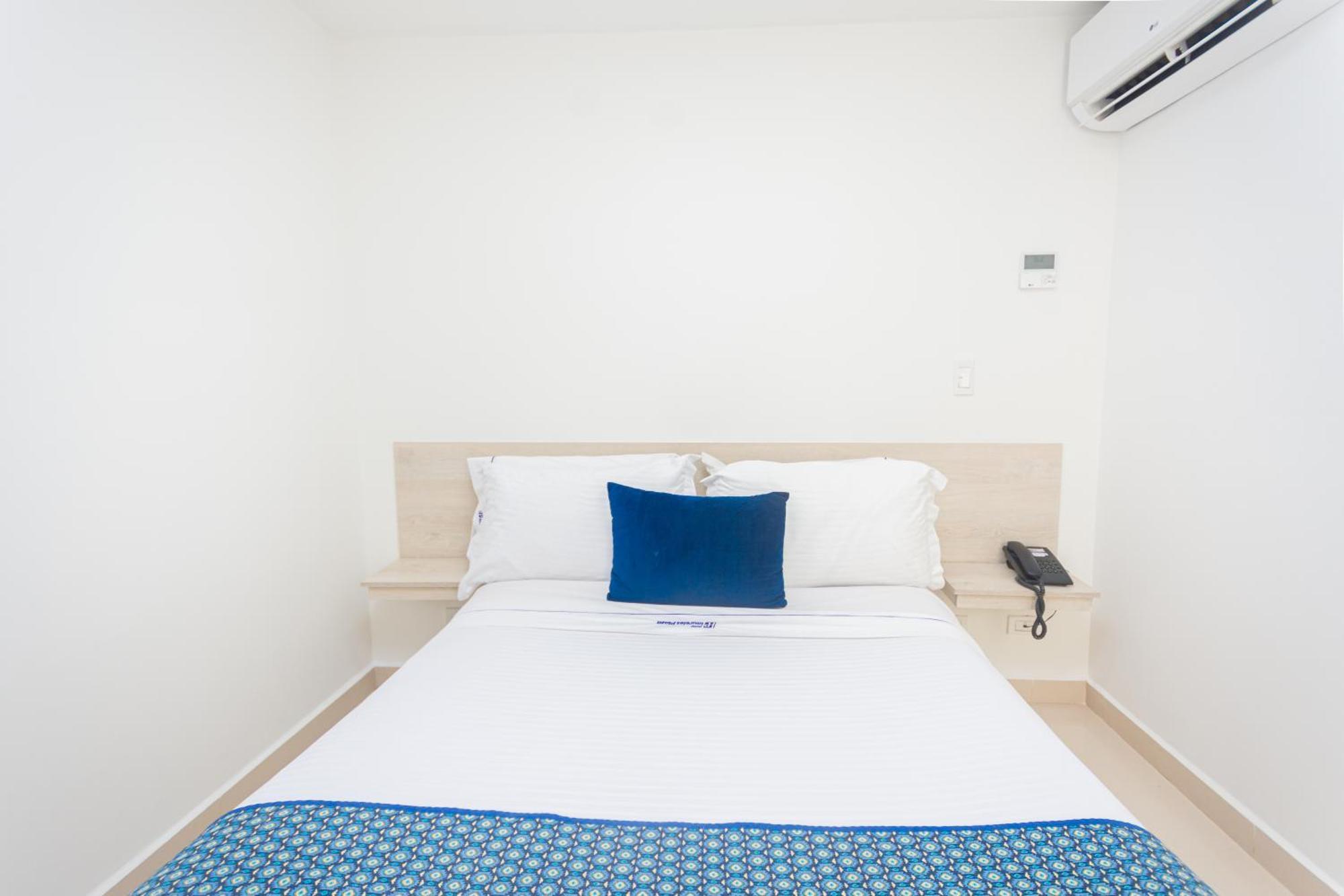 Hotel Laureles Plaza メデジン エクステリア 写真