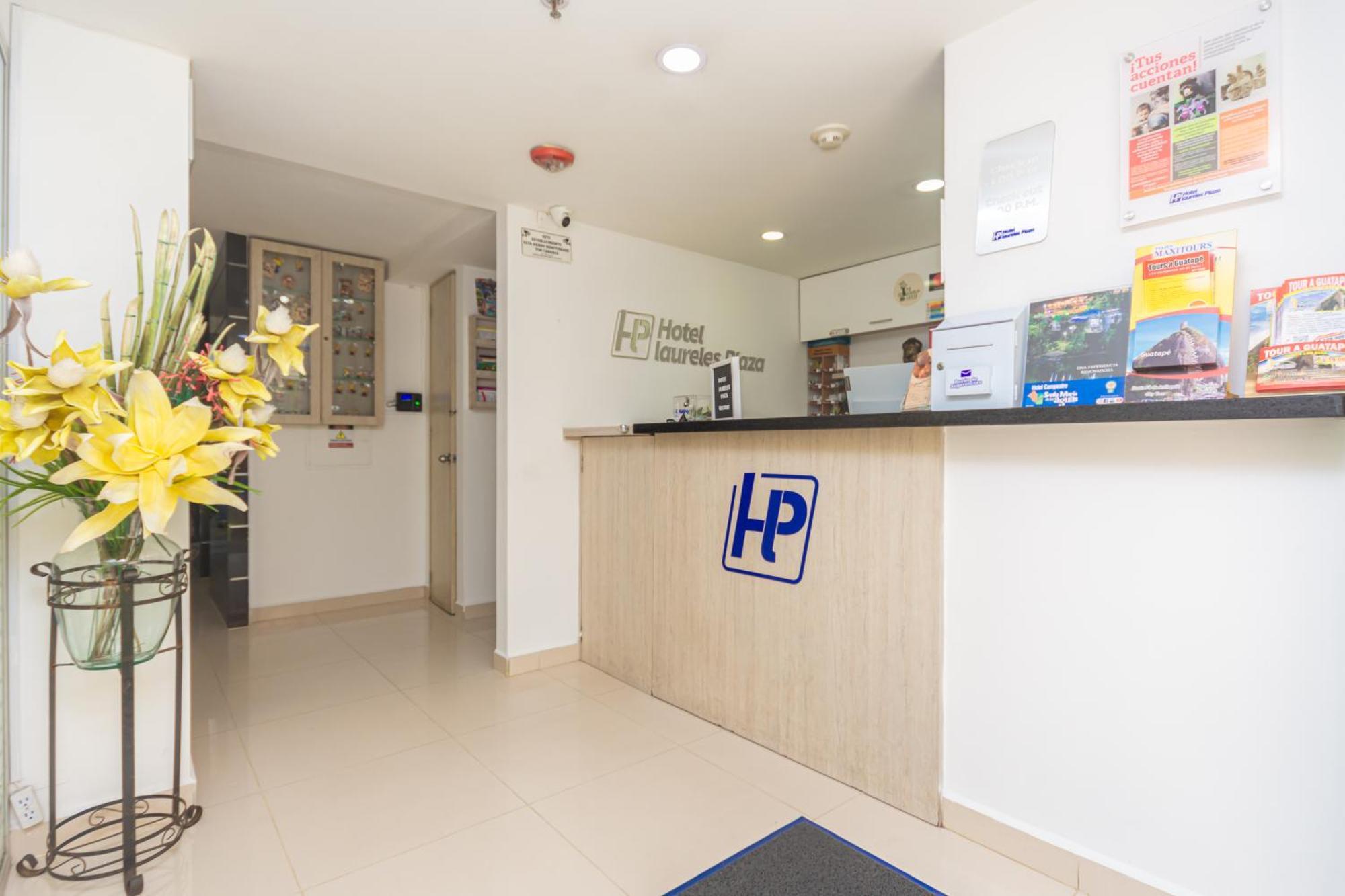 Hotel Laureles Plaza メデジン エクステリア 写真